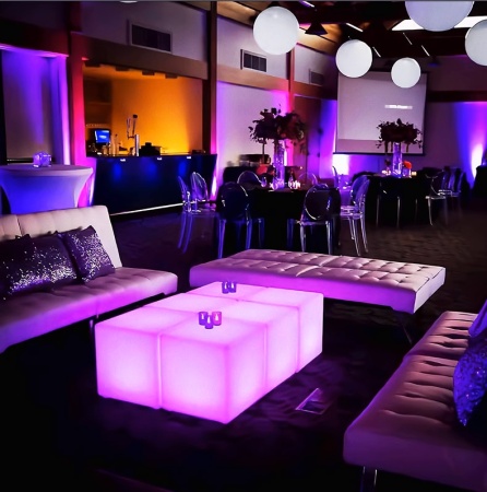 Светильник Куб 43 с питанием от АКБ, RGB