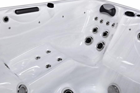 Гидромассажный СПА-бассейн Sunrans SR-879 Гидромассажный СПА-бассейн Sunrans SR-879