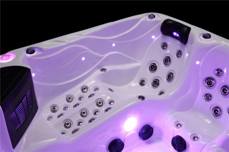 Гидромассажный спа-бассейн Joyee SPA Berlin Гидромассажный спа-бассейн Joyee SPA Berlin