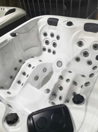 Гидромассажный спа бассейн Bigeer Трио BG-8891 Гидромассажный спа бассейн Bigeer Трио BG-8891