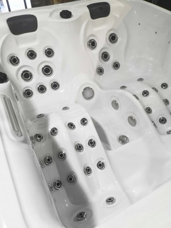 Гидромассажный спа бассейн Bigeer Трио BG-8891 Гидромассажный спа бассейн Bigeer Трио BG-8891